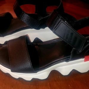 Sorel Kinetic sandals